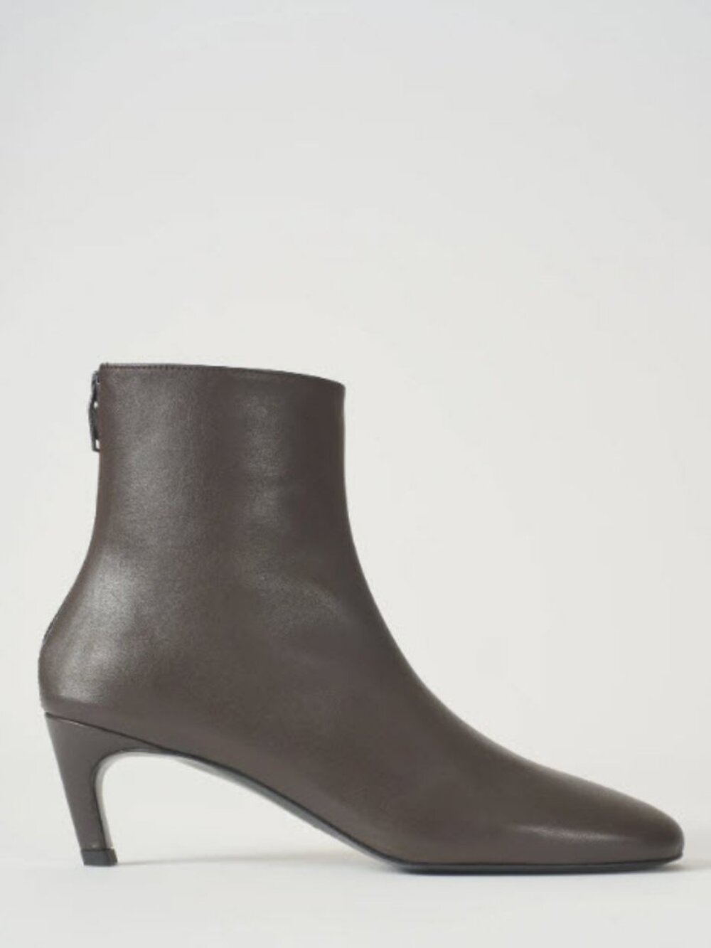 NWOB Toteme Bark Brown Nappa Leather Slanted Heel Ankle Zip Booties 38 US/8-8.5